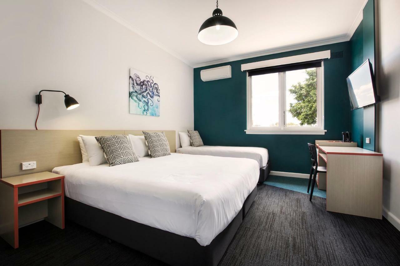 Greenacre Hotel Sydney Room photo